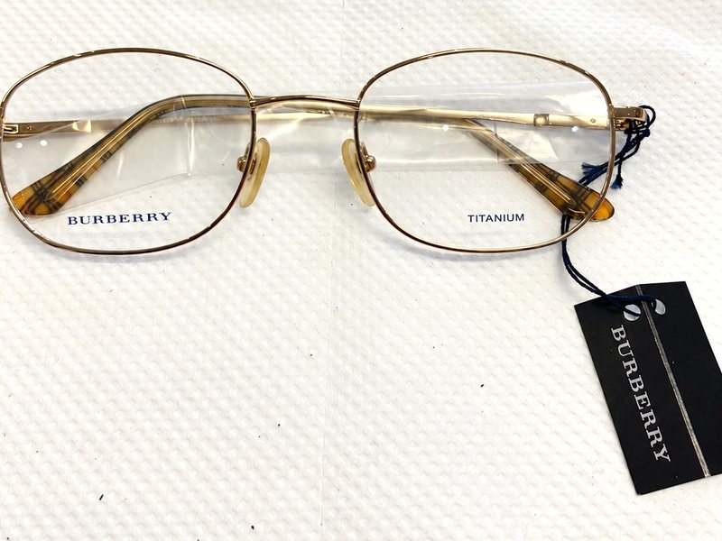 Burberry B 8913 colour 000